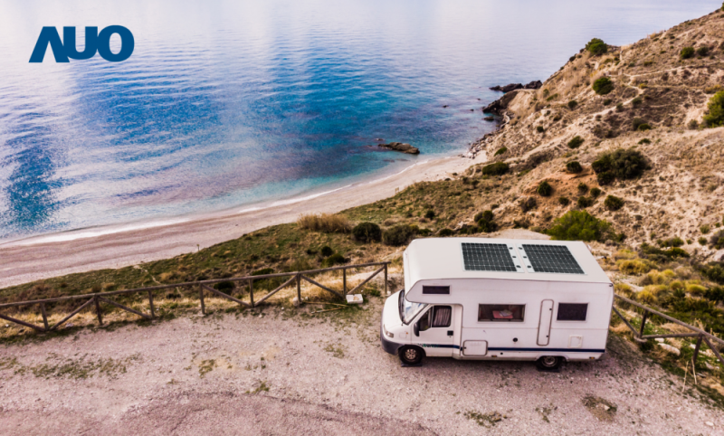 「可撓輕量化太陽光電板SunCurva」使用輕量特殊耐候型複合板取代傳統太陽能板的玻璃前板，不僅降低70%重量，每米平方僅3Kg；具有抗衝擊性能及通過電磁相容性測試，可應用於交通運輸工具，如露營車、遊艇等